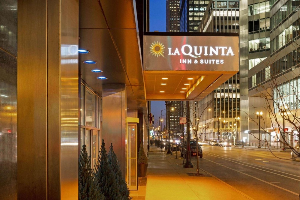 La Quinta Inn & Suites by Wyndham Chicago Downtown Main image